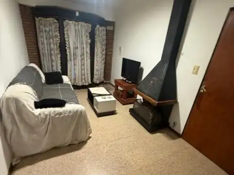 Casa 5 ambientes con 1 baño