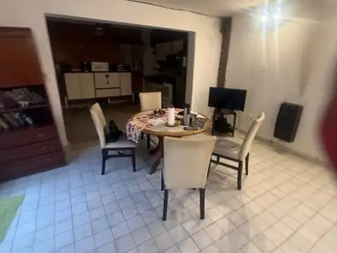 Casa 5 ambientes con 1 baño