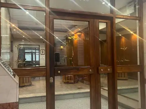 Teniente General Juan Domingo Perón 1900, Piso 2°