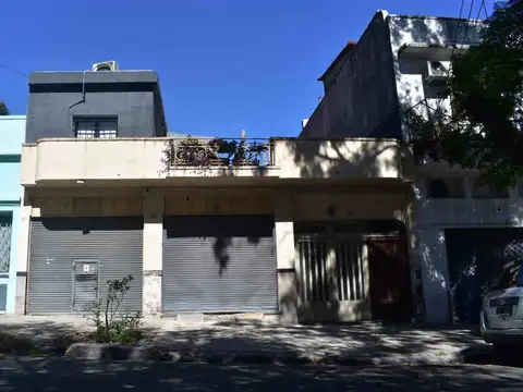 PH 3 amb a reciclar, cochera y patio. S/EXPENSAS