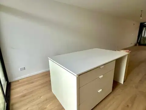VENTA DE DÚPLEX 4 AMBIENTES- VICENTE LÓPEZ-CON JARDIN
