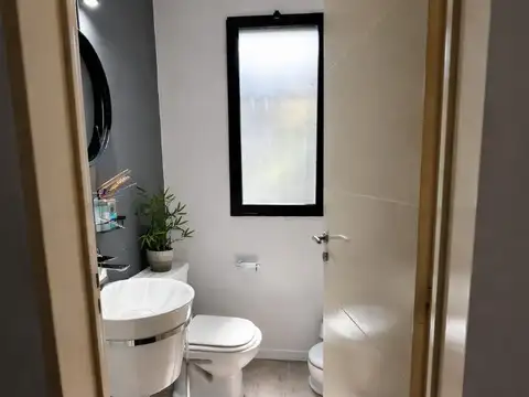 Casa en Venta con 6 cocheras