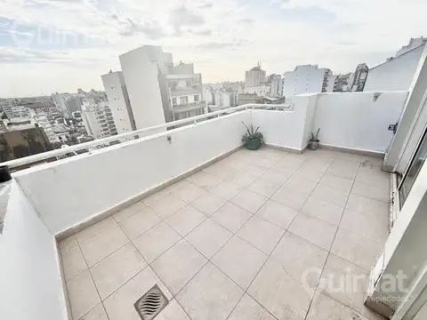 Gran 1 1/2 amb con Balcón Terraza en Flores