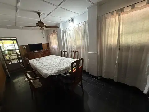 Casa 5 ambientes con 1 baño
