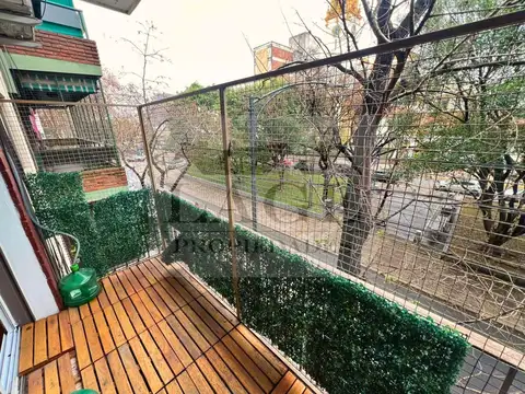MUY BUEN 3 AMB AL FRENTE CON BALCON RECICLADO DE 45 M² APROX