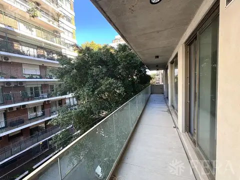 Venta Departamento 4 ambientes con dependencia, balcón y 2 cocheras en Palermo