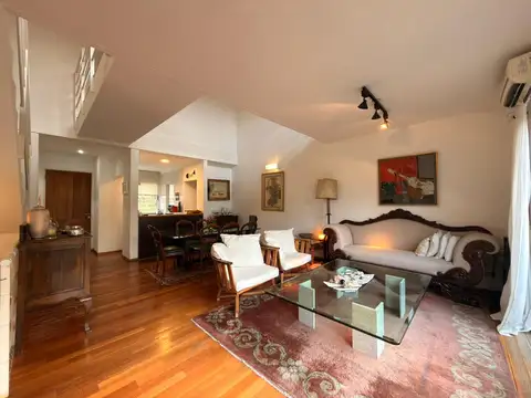 Casa 5 ambientes con 3 baños