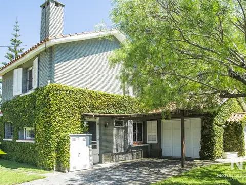 Casa 5 ambientes con 5 baños