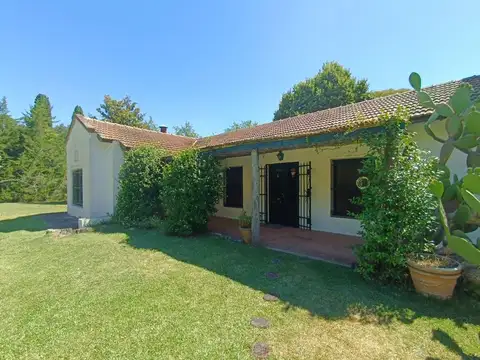 Casa 6 ambientes con 2 baños
