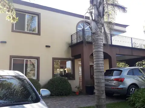 CASA EN CLUB DE CAMPO SAN PATRICIO