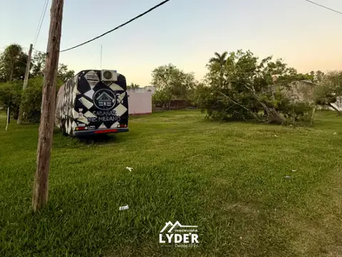 Terreno / Lote en esquina de 800m2  / Paso de la Patria, Ctes.