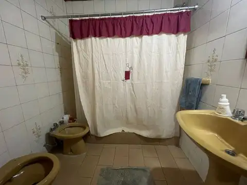 Gonzalez del Solar 273 , Piso 0