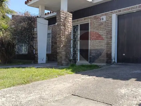 Alquiler en Pando: Casa 2 dorm. opción a 3 y patio
