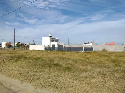 LOTE EN VENTA EN GONNET