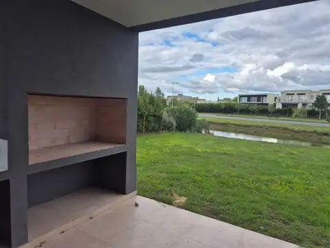 Casa en Venta en El Canton, USD 250.000