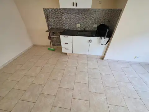 En Venta en Caseros Departamento de 1 Ambiente con Cochera Semicubierta F: 10967