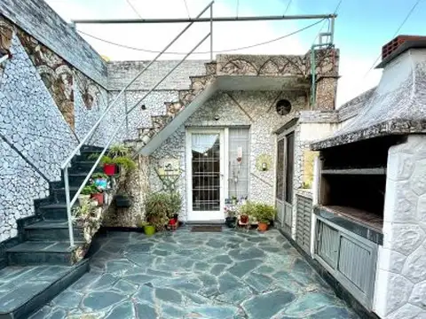 Depto Tipo Casa en Venta 60 años