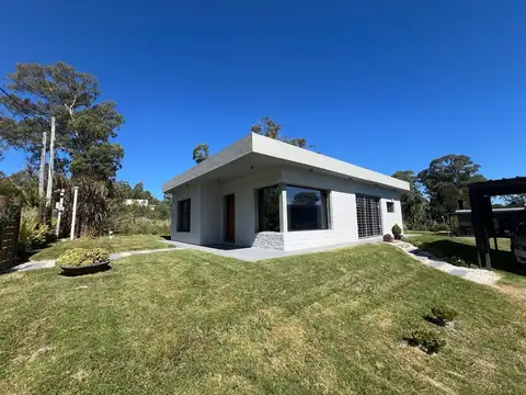 Se vende casa en Punta Colorada -3 dormitorios