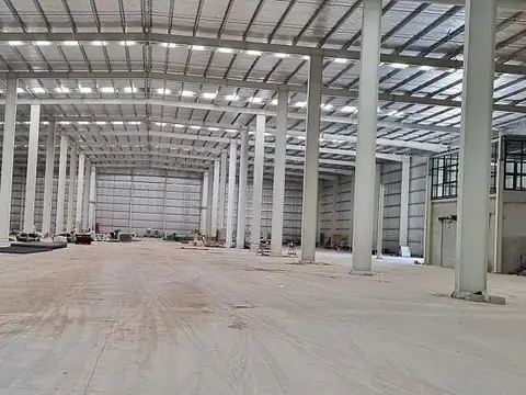 Excelente deposito en Moreno en Parque Industrial sobre ruta 25.