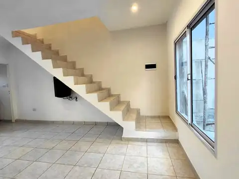 Depto Tipo Casa en Venta de 3 ambientes