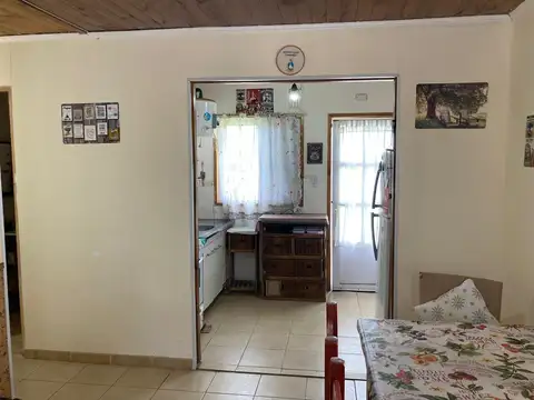 Casa 4 ambientes con 2 baños
