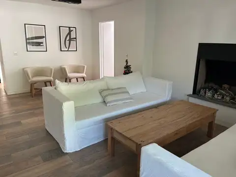 Casa en Alquiler Temporal con 1 cochera