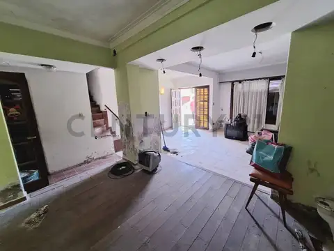 Casa 5 ambientes con 2 baños