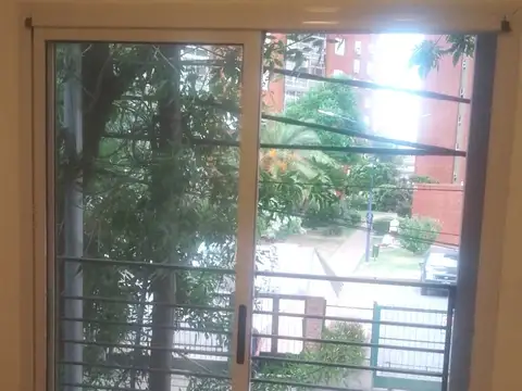 Departamento en Alquiler en Sarandi, $ 490.000