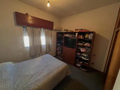 Casa 5 ambientes con 1 baño