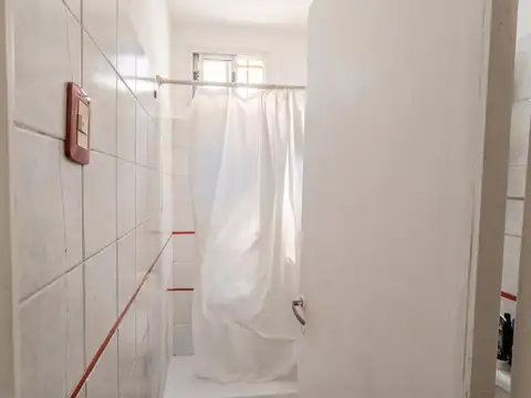 Depto Tipo Casa en Venta en Castelar, USD 40.000