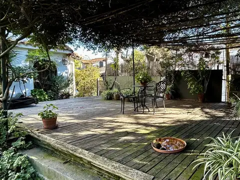 Casa 5 ambientes con 3 baños