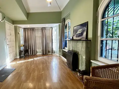 Casa en Venta con 4 cocheras