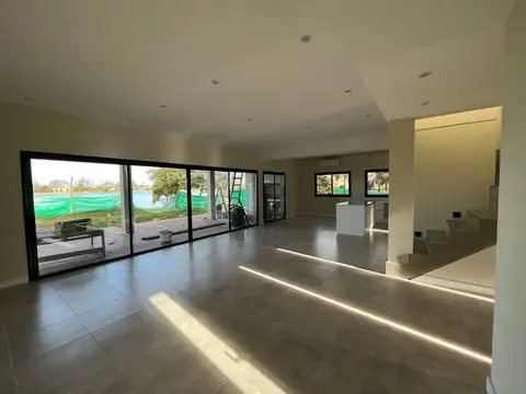 Casa 5 ambientes con 2 baños