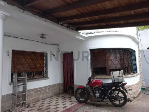 Alquiler Casa 4 Ambientes, Patio y Garage. Remedios de Escalada, Lanús.