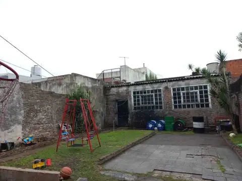 Casa en Alquiler con 1 cochera