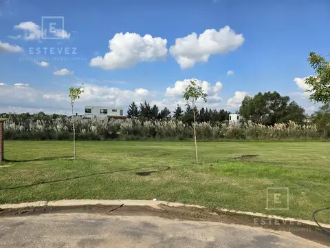 Lote interno con fondo a espacio verde - Barrio Cerrado El Naudir, Escobar