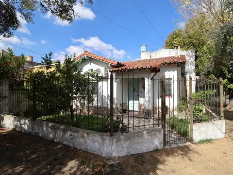 Casa  5 ambiente a Refaccionar en Martínez venta