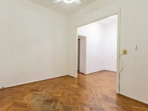 Av Corrientes 2024 , Piso 1