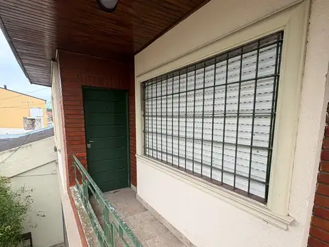 Depto Tipo Casa en Alquiler de 2 dormitorios