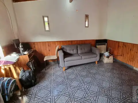 Casa 3 ambientes con 1 baño