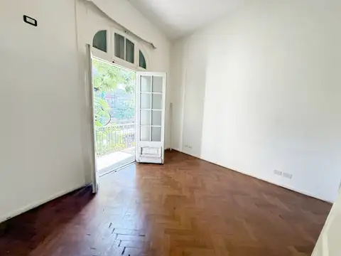 Depto Tipo Casa 8 ambientes con 1 baño