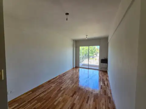 Departamento en Alquiler en Luis Agote, $ 420.000