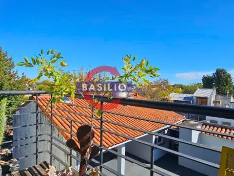 VENTA | DEPARTAMENTO 2 AMBIENTES EN DOS PLANTAS CON ESPACIO PARA AUTO, PILETA Y PARRILLA EN OLIVOS
