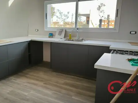 Casa 5 ambientes con 3 baños