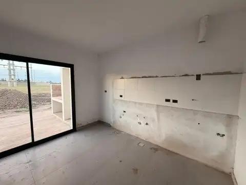 Casa 2 ambientes con 1 baño