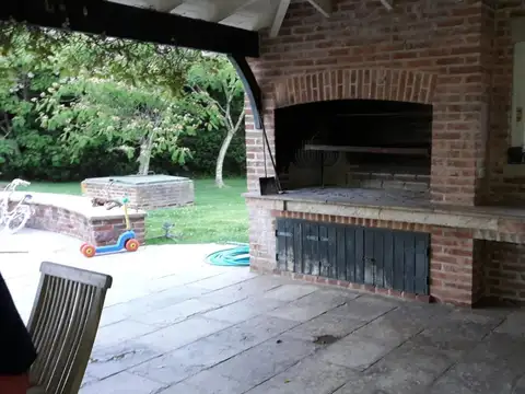 Casa en Alquiler Temporal con 2 cocheras