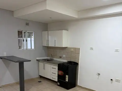 Venta de departamento 2 ambientes con patio  Moreno