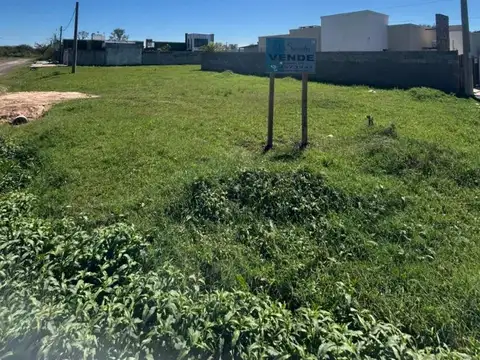 TERRENO EN ESQUINA ZONA NORTE.-