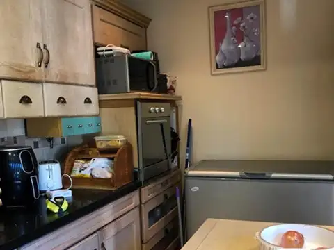 HERMOSA Y CONFORTABLE CASA DE 4 AMBIENTES, CASTELAR 