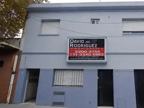 - PH DE 4 AMBIENTES EN MORON NORTE -